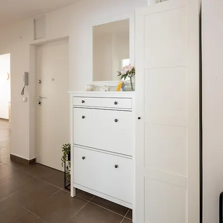 Apartment Nova 4*